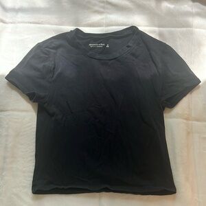 ABERCROMBIE AND FITCH ESSENTIAL BABY TEE BLACK